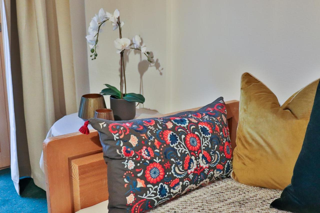 Cafe Schneider Appartments ซังคท์อันทอนอัมอาร์ลแบร์ก ภายนอก รูปภาพ