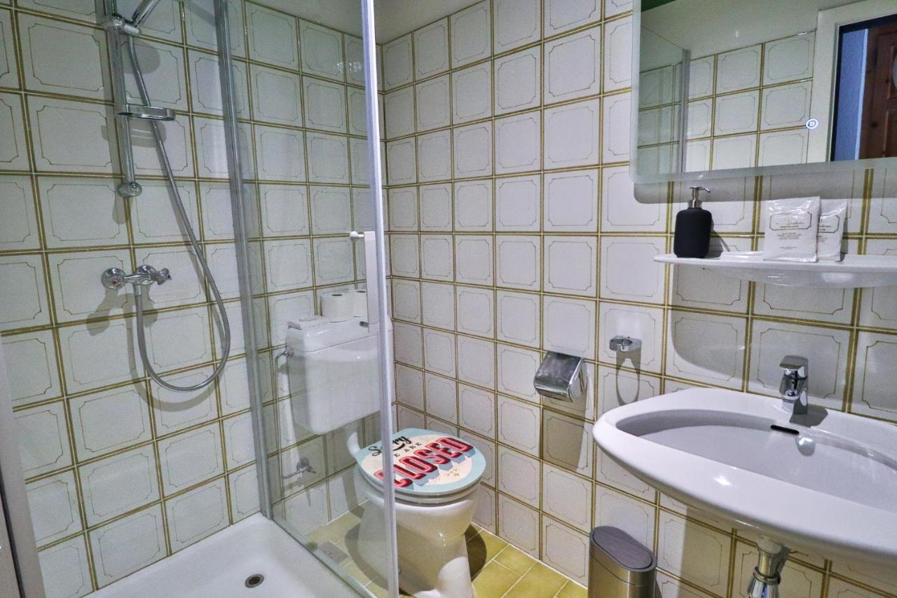 Cafe Schneider Appartments ซังคท์อันทอนอัมอาร์ลแบร์ก ภายนอก รูปภาพ
